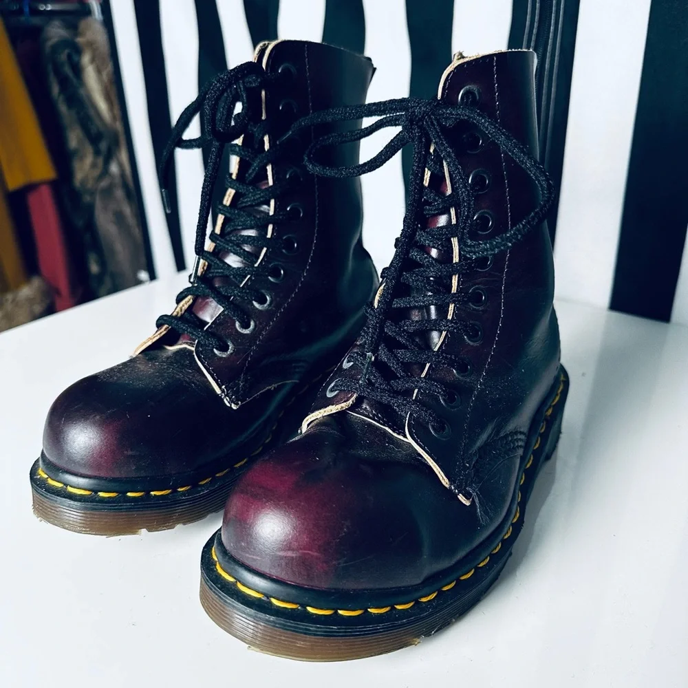 Dr. Martens Vintage Made in England Classic Pascal Boots in RARE Deep Purple!